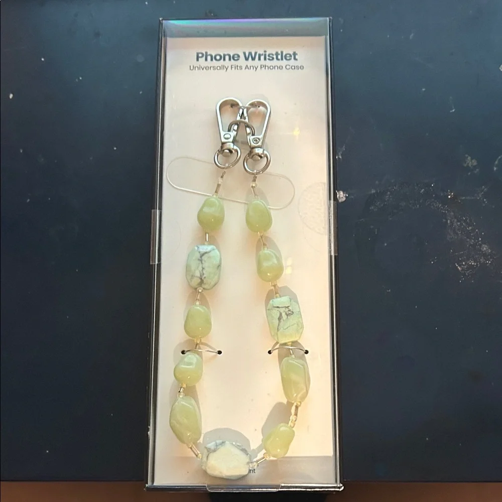 Green Beaded Phone Wristlet